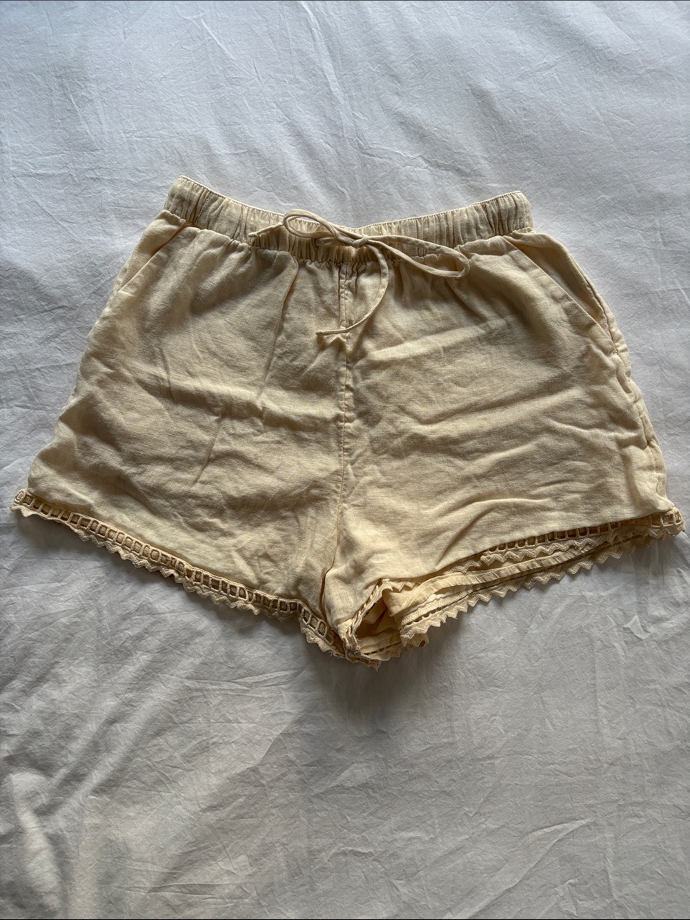 Abercrombie & Fitch beige linen shorts - small